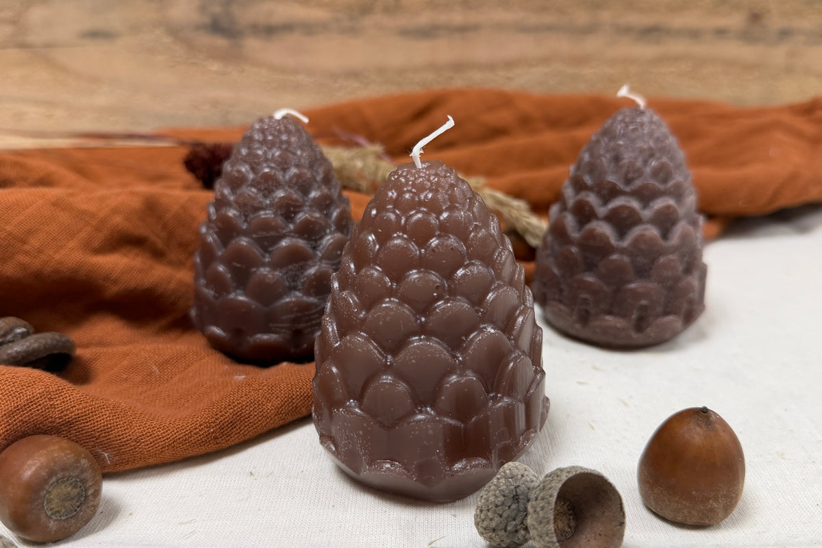 Kaars Dennenappel